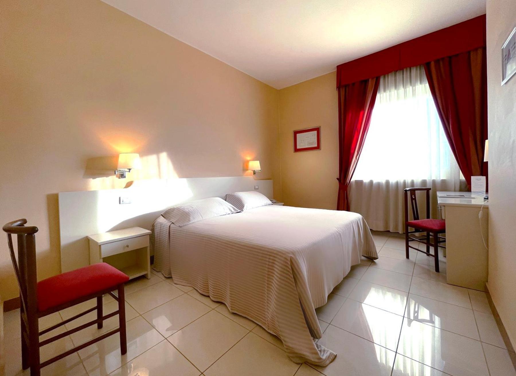 Barion Hotel & Congressi Luaran gambar